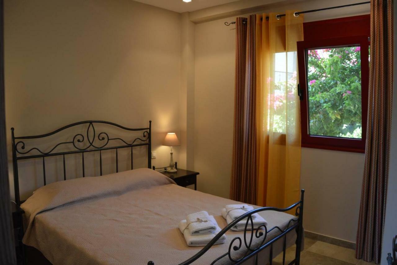 Spiti Portokali Apartment Epidaurus Bagian luar foto