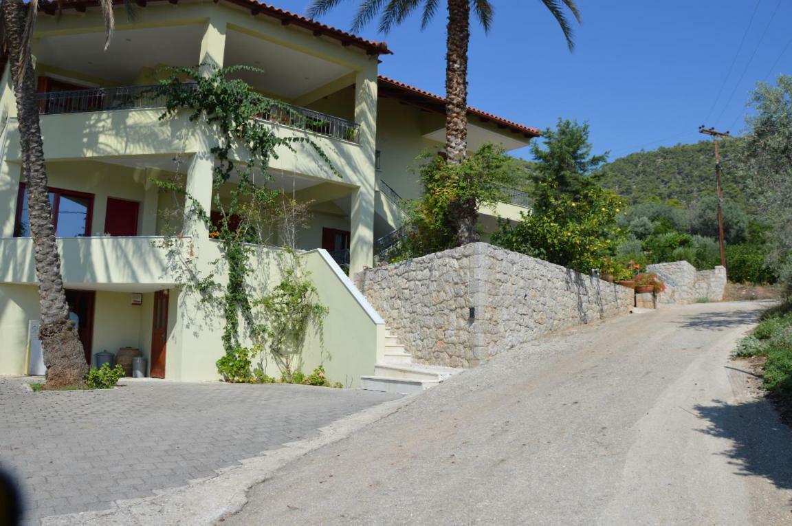 Spiti Portokali Apartment Epidaurus Bagian luar foto